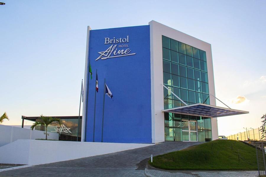 Hotel Bristol Aline Delmiro Gouveia Exterior foto