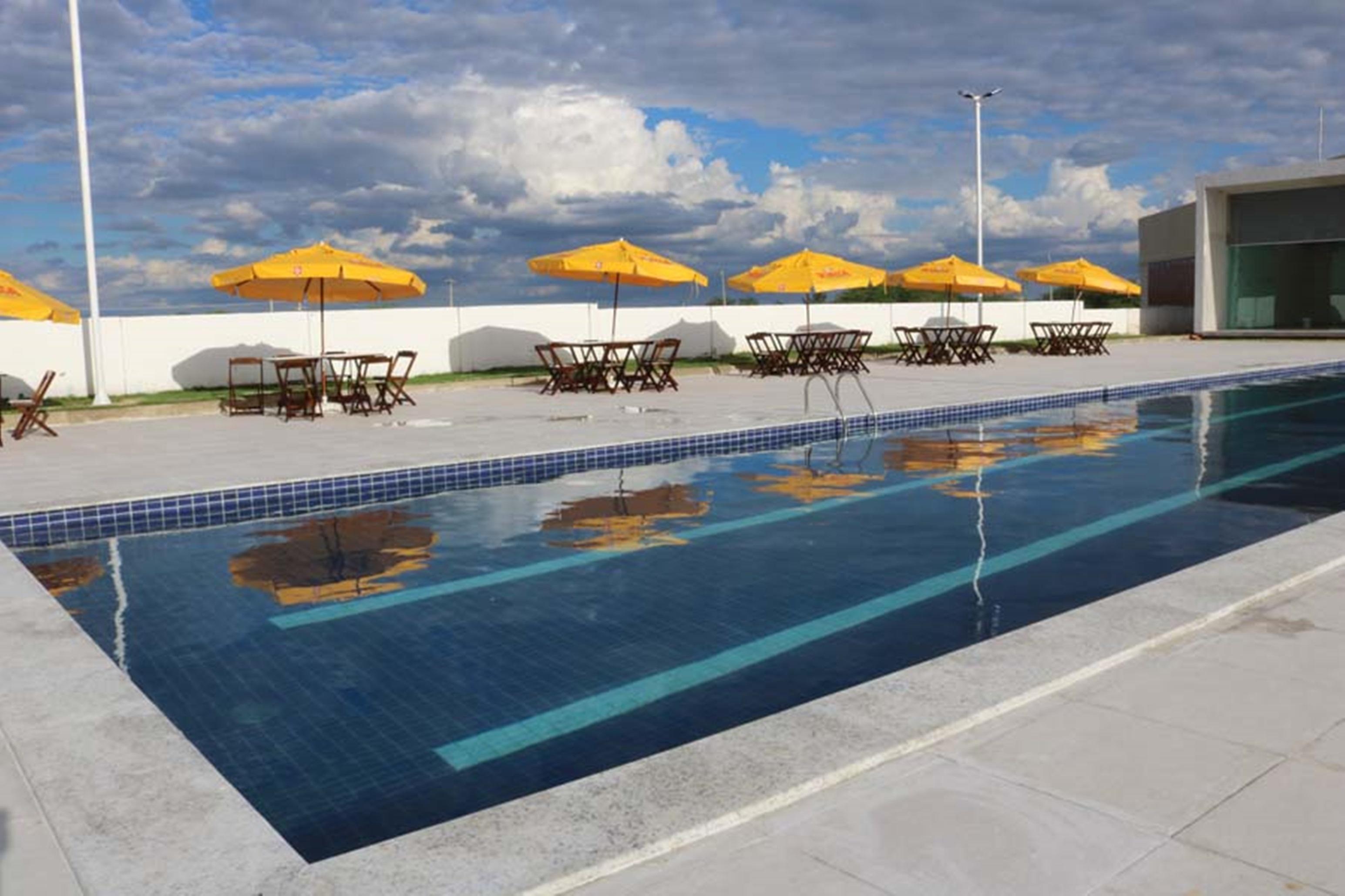 Hotel Bristol Aline Delmiro Gouveia Exterior foto